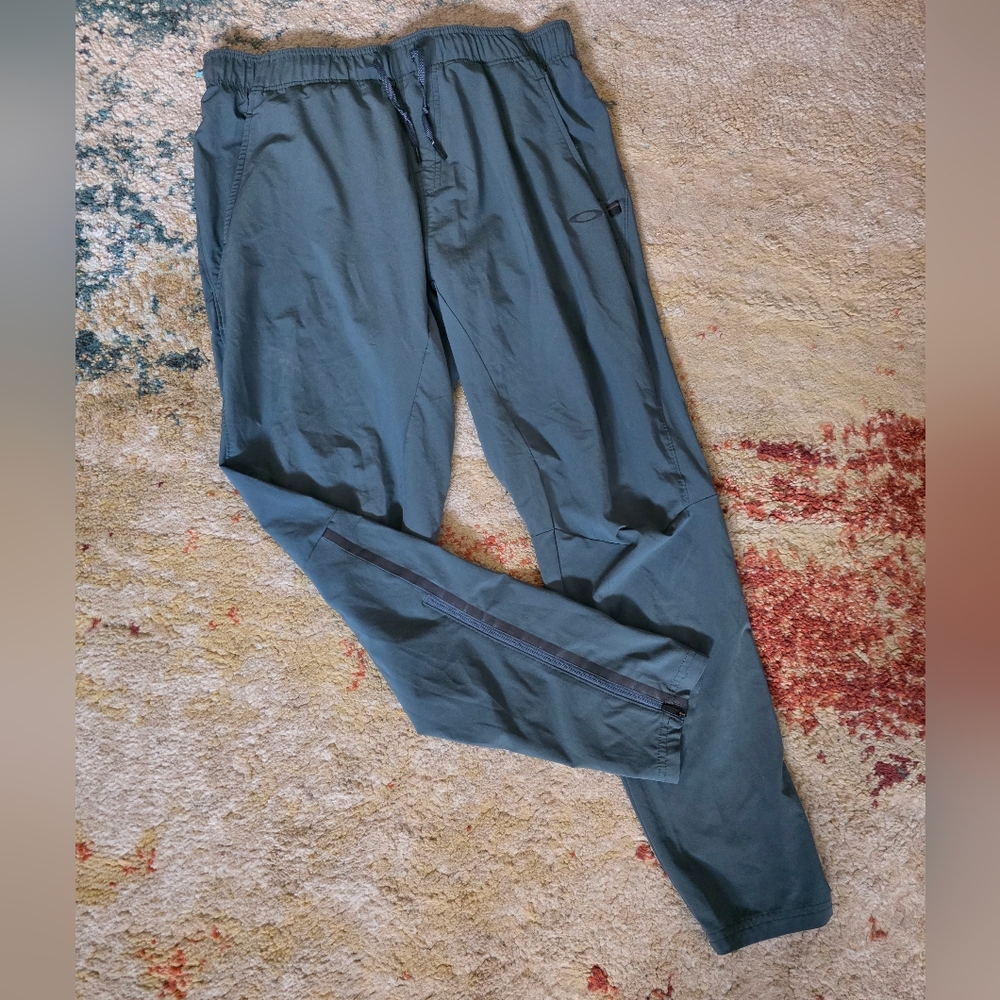 Oakley Cool Gray Joggers